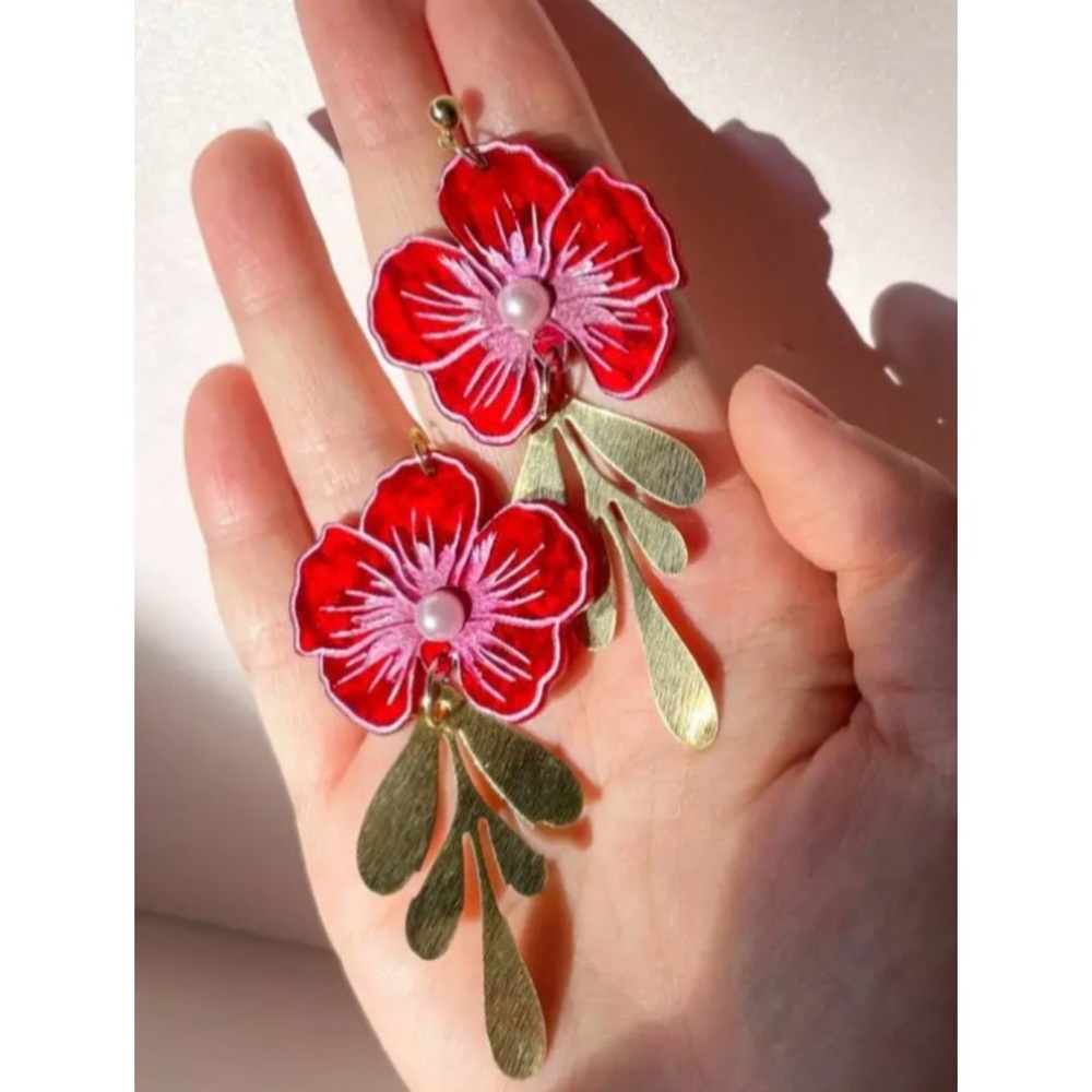 NEW! Red/Pink Camilla Earrings with Faux Pearl and Gold Tone Finish 2.95 inches - Picture 3 of 8